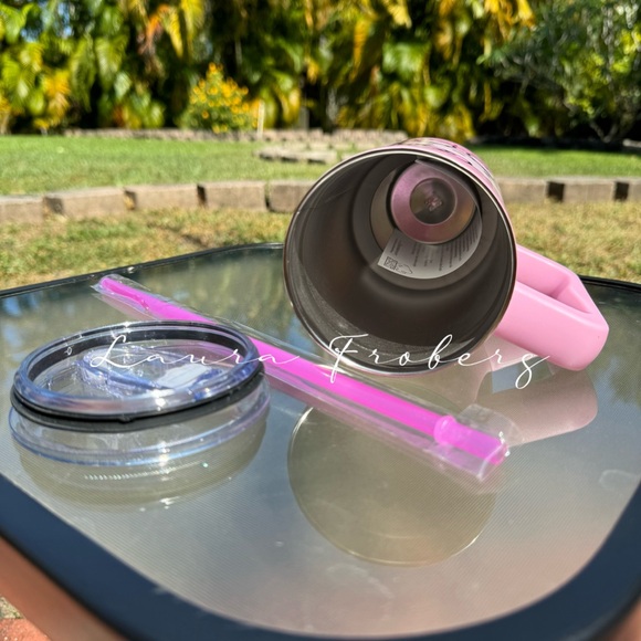 Hello Kitty Pink 40 Ounce Tumbler - Picture 6 of 7